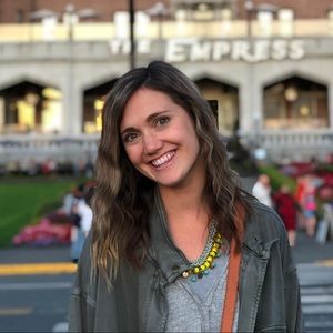 Meet your Posher, Laura